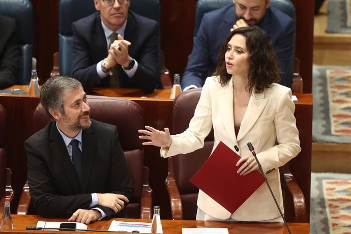 La presidenta de la Comunidad de Madrid, Isabel Díaz Ayuso, durante el pleno de la Asamblea de Madrid, a 11 de diciembre de 2025, en Madrid (España).
