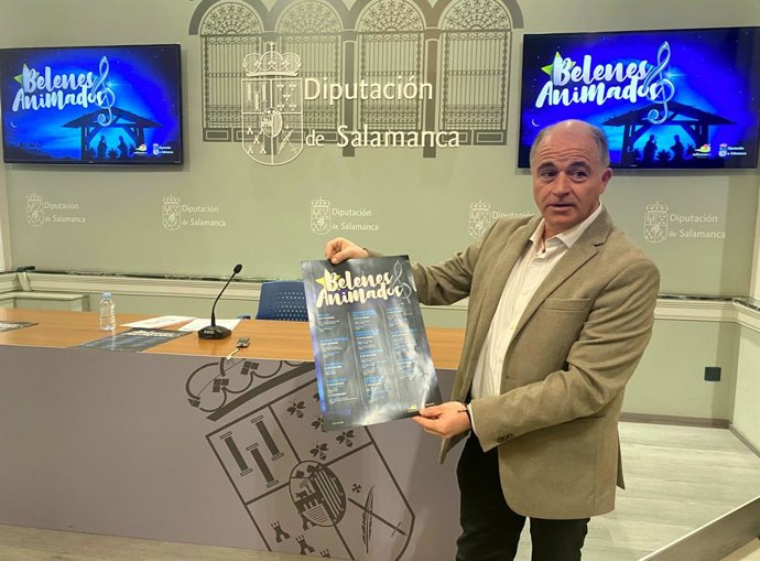 El diputado de Turismo, Juan Carlos Zaballos, en la presentación de la octava edición de los Belenes Animados de la Diputación de Salamanca.