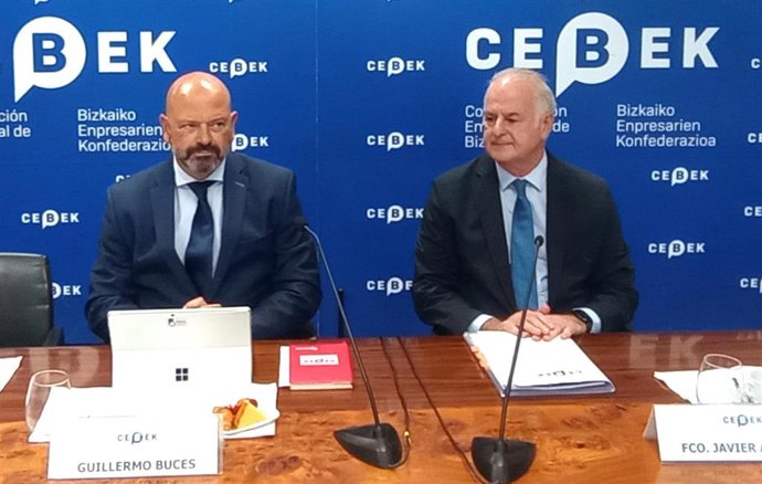 Archivo - El presidente de Cebek, Guillermo Buces, y el secretario general, Francisco Javier Azpiazu.