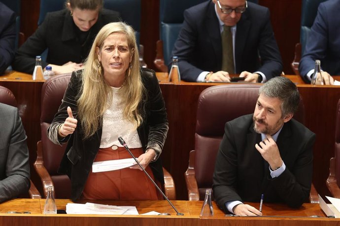 La consejera de Economía, Hacienda y Empleo de la Comunidad de Madrid, Rocío Albert, interviene durante una sesión plenaria en la Asamblea de Madrid, a 11 de diciembre de 2025, en Madrid (España). 