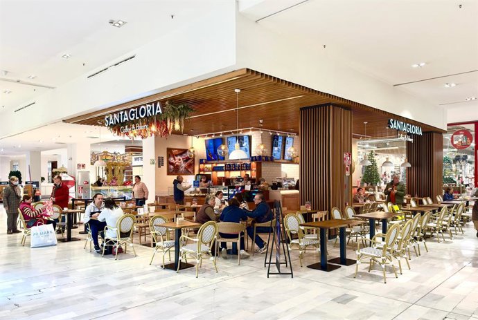 Imagen de la cafetería Santagloria en el centro comercial Los Arcos en Sevilla