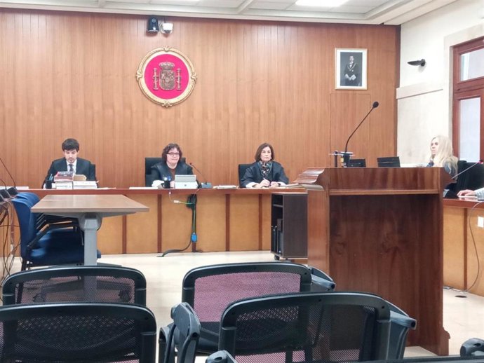 El banquillo de los acusados, vacío, en la Audiencia de Palma.