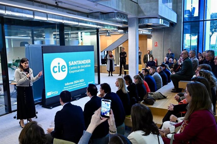 Gema Igual en el acto por el I aniversario del CIE de Santander