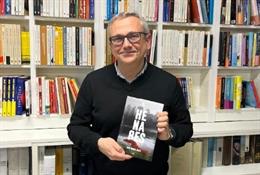 José María Solís, galardonado con el Premio de Novela Policía Nacional 2025 (VIII edición) por su obra 'Henares'.