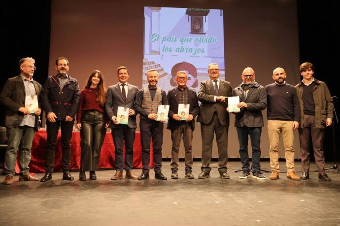 Presentación del cuento infantil de la Cabalgata 'El país que olvidó los abrazos', en Alcalá de Guadaíra.