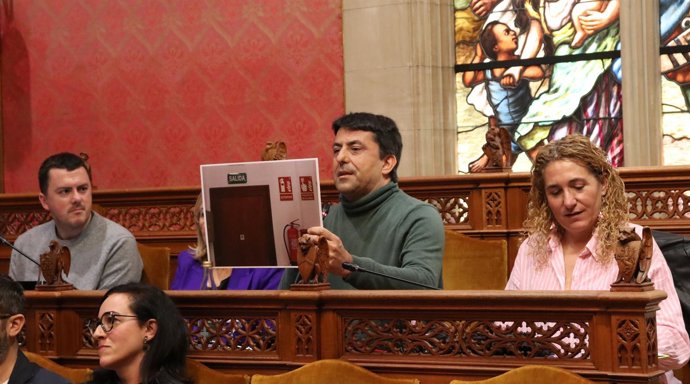 El conseller de MÉS per Mallorca en el Consell insular Joan Llodrà, en el pleno de este jueves.