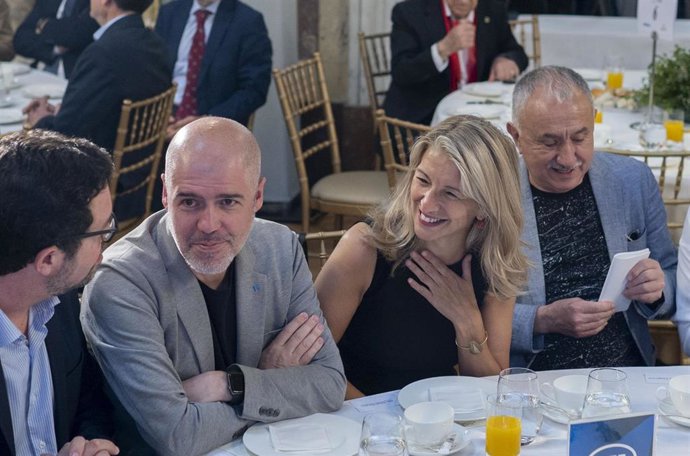 Archivo - (I-D) El secretario de Estado de Trabajo, Joaquín Pérez Rey: el secretario general de CCOO, Unai Sordo; la vicepresidenta segunda y ministra de Trabajo, Yolanda Díaz y el secretario general de UGT, Pepe Álvarez, en una imagen de archivo