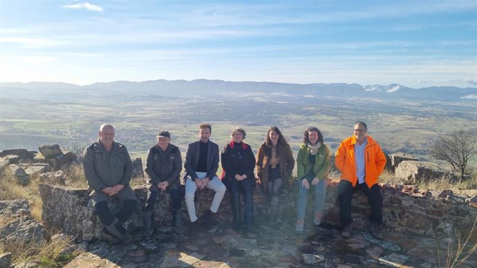 El Gobierno regional refuerza la prevención de incendios forestales con la adecuación del camino del Cordejón en La Estrella (Toledo).