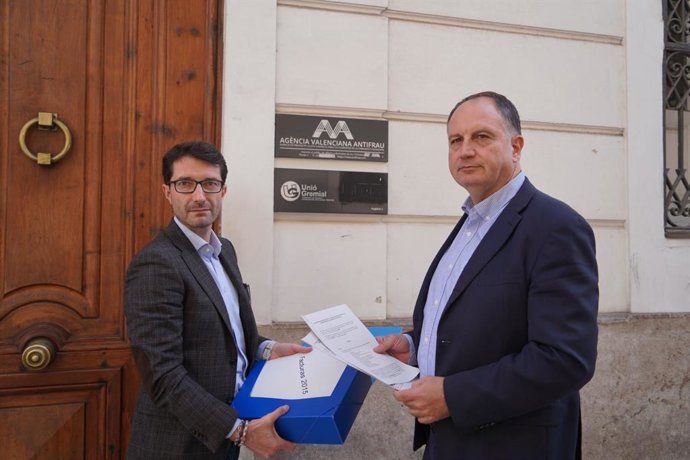 Els diputats Salvador Aguilella i Jesús Lecha lliuren factures en Antifrau