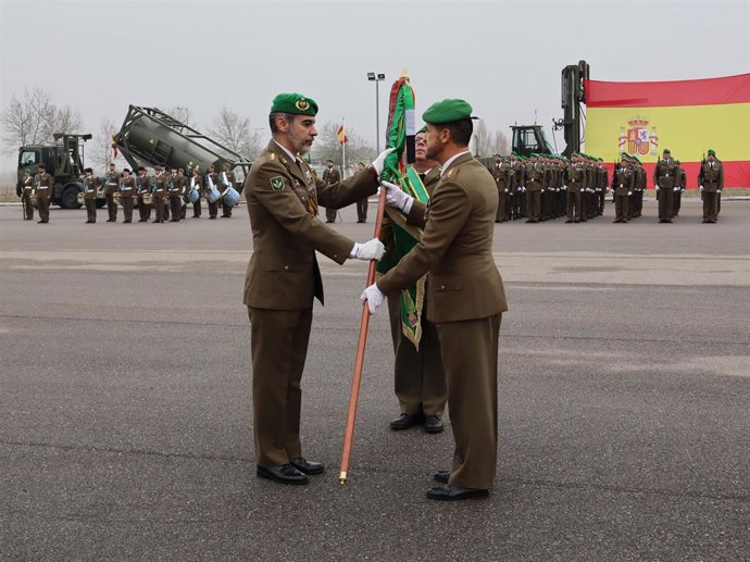 El coronal Ricardo Rodríguez Martínez durante la toma de posesión del mando de la AALOG número 61.