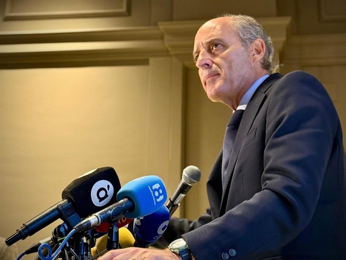 L'expresident de la Generalitat Francisco Camps presenta el seu equip de campanya. 