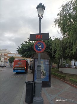 Panel informativo sobre disponibilidad de plazas en aparcamientos subterráneos en Jerez de la Frontera (Cádiz)