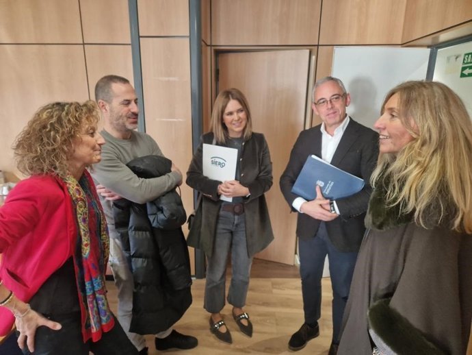 Eva Ledo y Ángel García, a la izquierda