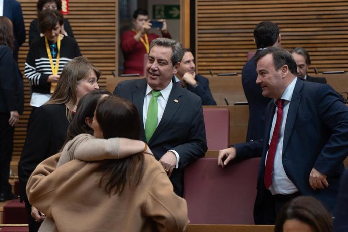 El síndic de Vox, José María Llanos (c)