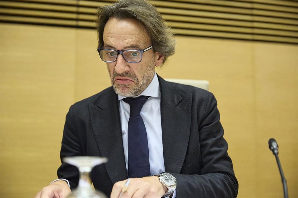 El ex secretario autonómico del Gabinete del President y Comunicación con Mazón, José Manuel Cuenca, en su comparecencia en la comisión por la dana, en el Congreso de los Diputados, a 1 de diciembre de 2025, en Madrid (España). 