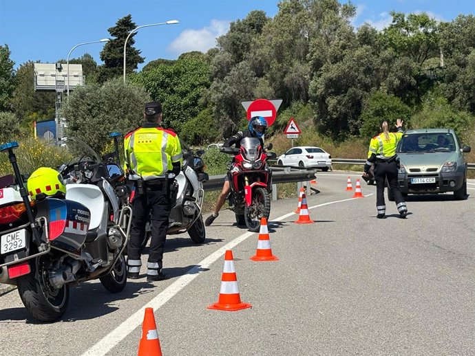 Archivo - Agents de la unitat de Trànsit dels Mossos d'Esquadra 