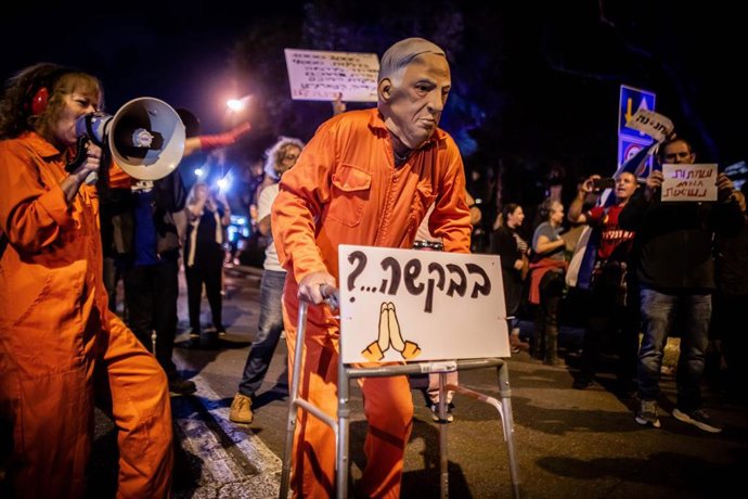 Protestas en Tel Aviv contra el primer ministro israelí, Benjamin Netanyahu, por los casos de corrupción
