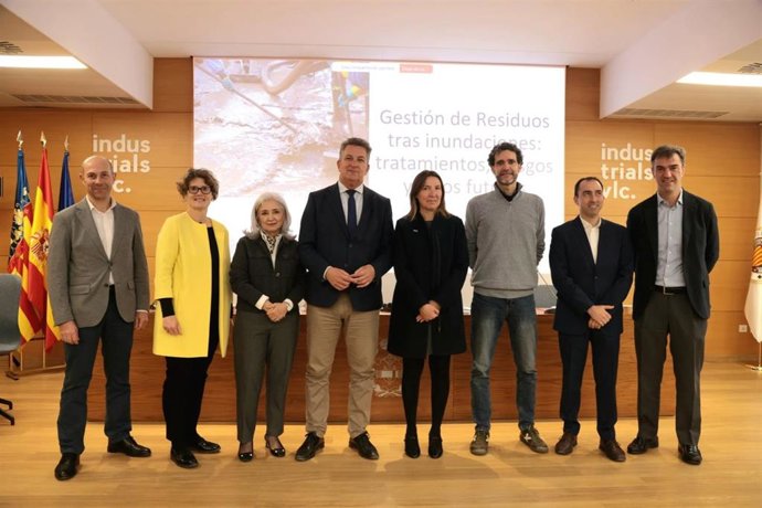 Presentación del informe ‘Gestión de residuos tras inundaciones: tratamientos, riesgos y retos futuros’,