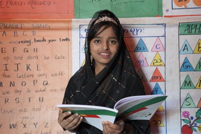 Sofaida at her ECW-supported Community-Based Learning Facility in Cox’s Bazar, Bangladesh.  Rubina Alee/Save the Children