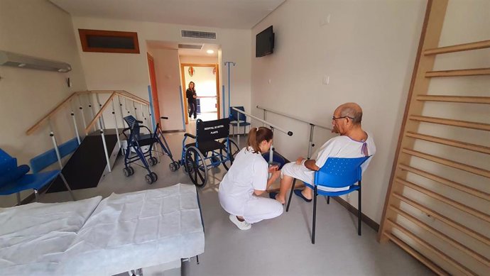 El Hospital Santa Ana de Motril habilita una sala de fisioterapia.