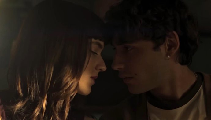 ¿A Qué Hora Se Estrena Dímelo Bajito, La Nueva Adaptación De Mercedes Ron, En Prime Video?