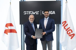 Firma del acuerdo entre LaLiga y STRIVE.