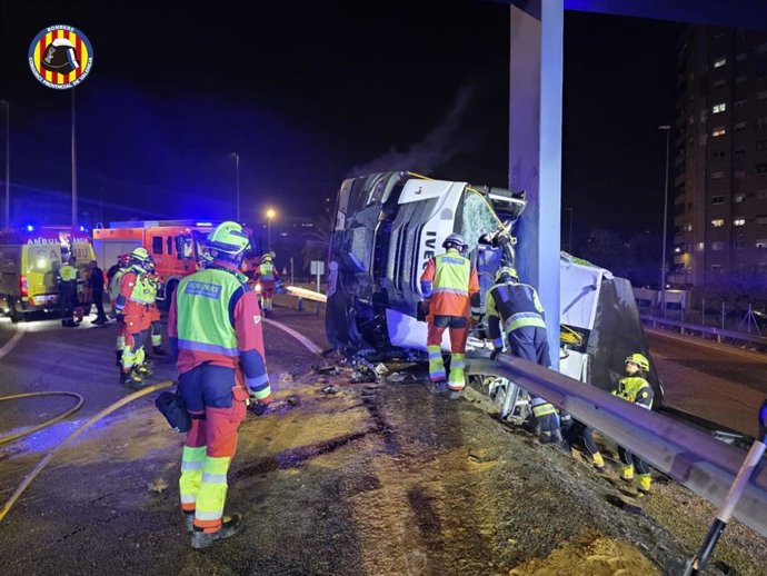 Imatge del camió accidentat en l'A-3.