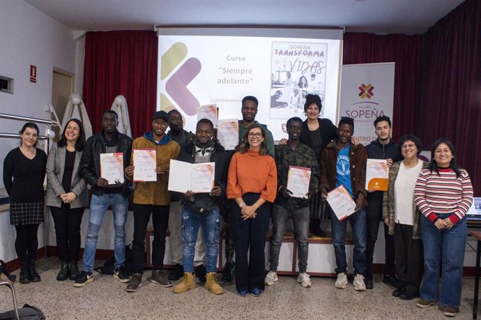 El Ayuntamiento de Zaragoza entrega los diplomas del programa de formación sociolaboral básica para jóvenes sin hogar en colaboración con la Fundación Dolores Sopeña