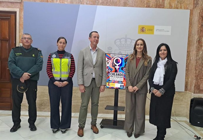 Presentación del concurso 'Creando por la igualdad' en la Subdelegación del Gobierno en Almería.
