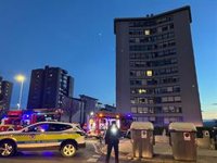 Extinguido el incendio en el edificio de Leonardo Torres Quevedo, aunque los vecinos siguen dentro