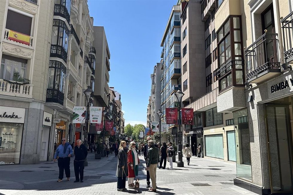 Archivo - Calle Santiago de Valladolid.