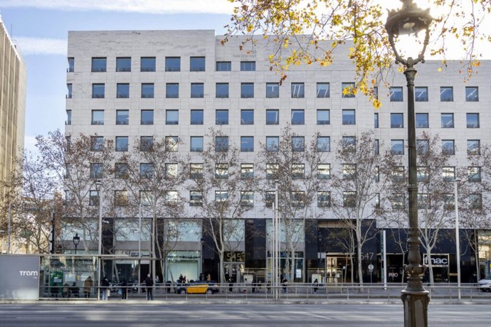 El edificio con las nuevas oficinas de Cushman & Wakefield, en el número 545 de la avenida Diagonal, en Barcelona.