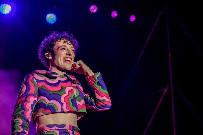 Archivo - El cantante no binario Nemo durante su concierto en el MADO 2024, en la Plaza de España, a 7 de julio de 2024, en Madrid (España). Nemo ganó con su canción ‘The Code’, con la que representaba a Suiza, el festival de Eurovisión 2024, celebrado el
