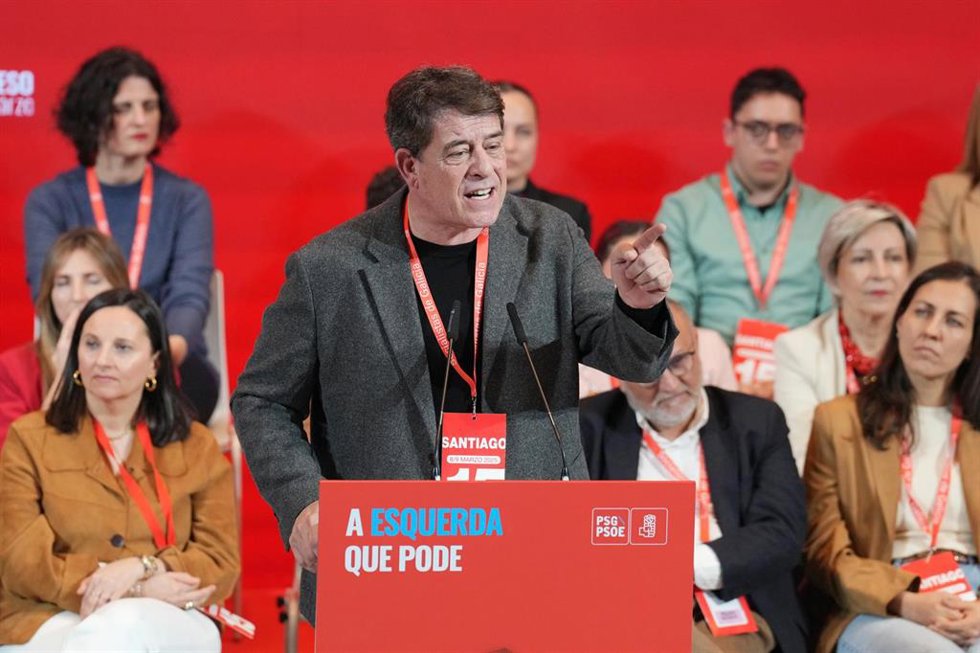 Archivo - El secretario general del PSdeG, José Ramón Gómez Besteiro, interviene durante la clausura del 15 Congreso Regional del PSdeG, en la Cidade da Cultura, a 9 de marzo de 2025, en Santiago de Compostela, A Coruña, Galicia (España). Durante el Con
