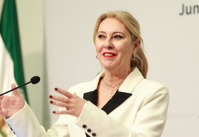 La consejera de Economía, Hacienda, Fondos Europeos y Diálogo Social de la Junta de Andalucía y portavoz del Gobierno, Carolina España, en imagen de archivo. 