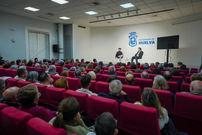Encuentro del escritor Javier Cercas.
