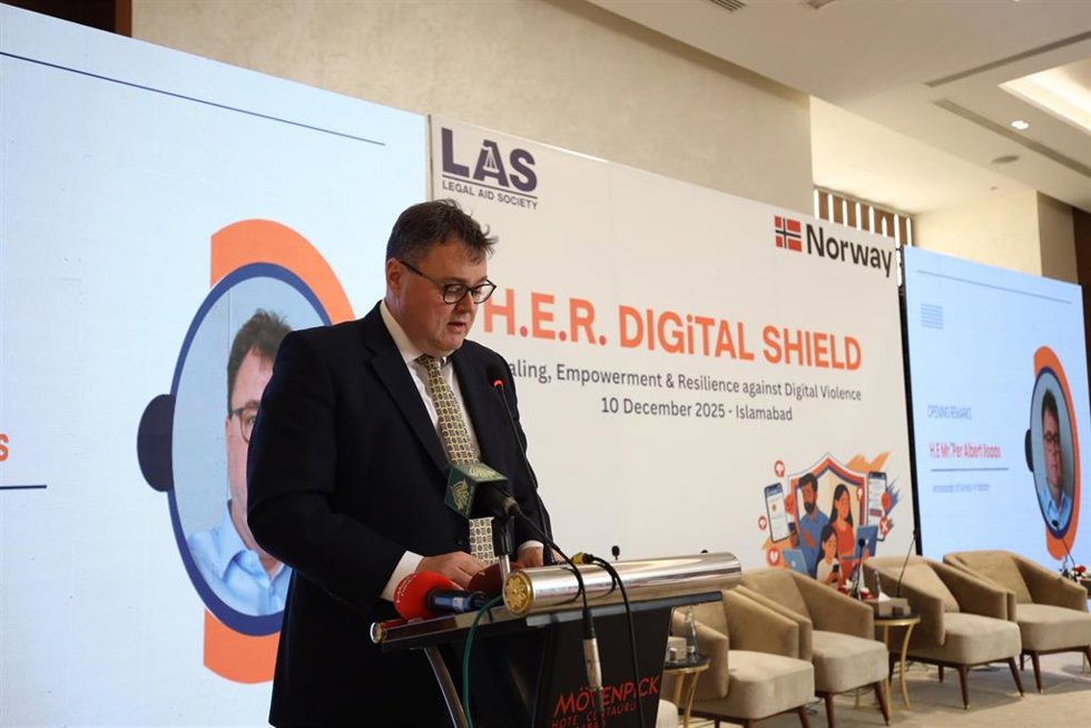 El embajador de Noruega en Pakistán, Per Albert Ilsaas