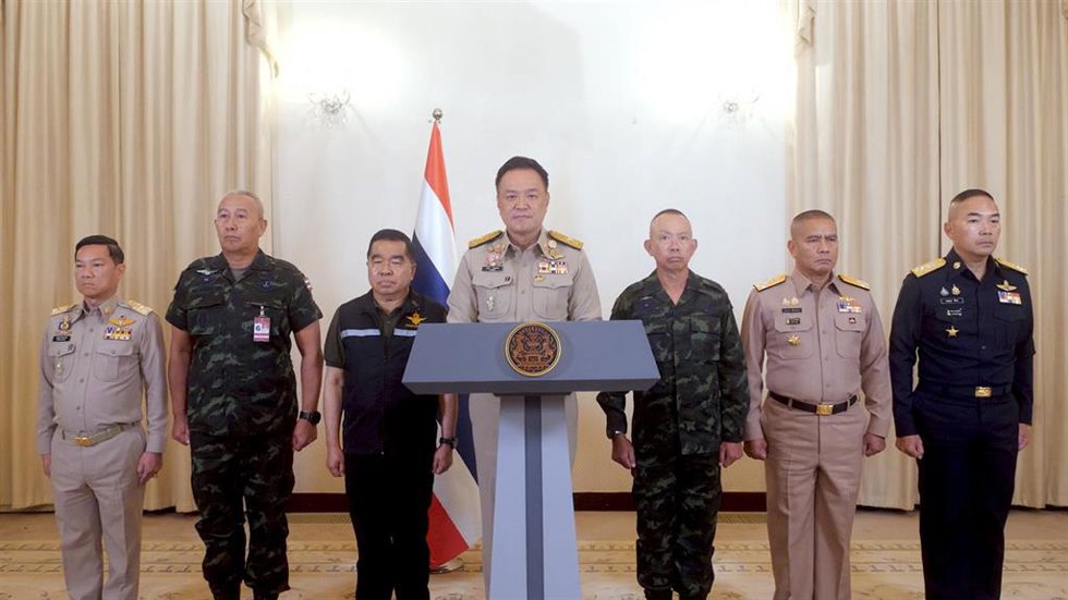 El primer ministro de Tailandia, Anutin Charnvirakul, comparece tras un encuentro del Consejo de Seguridad Nacional  