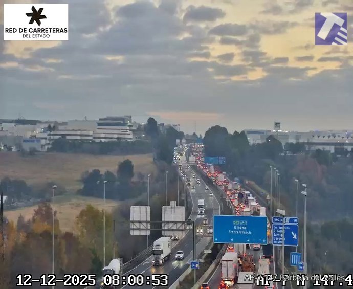 Dos carrils tallats a l'AP-7 entre Barberà i Santa Perpètua (Barcelona) per un accident