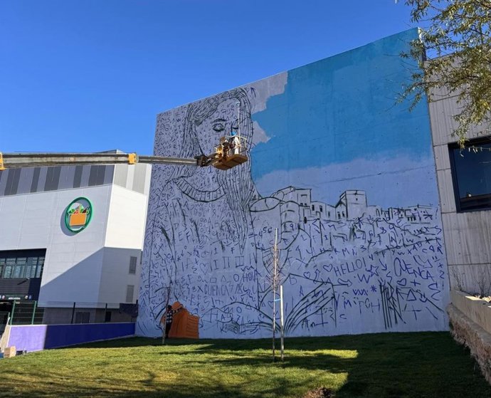 Un gran mural decorará la fachada de la Delegación Provincial de Hacienda y la empresa pública Geacam.