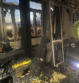 Daños en la vivienda en la que se originó el incendio
