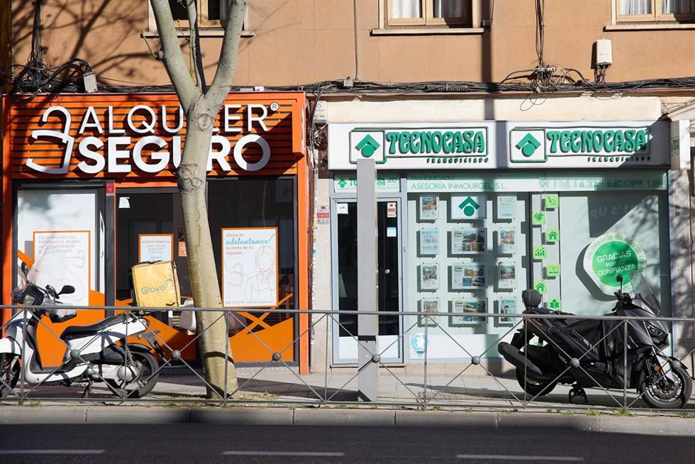 Archivo - Inmobiliarias Tecnocasa y Alquiler Seguro, en Madrid (España)