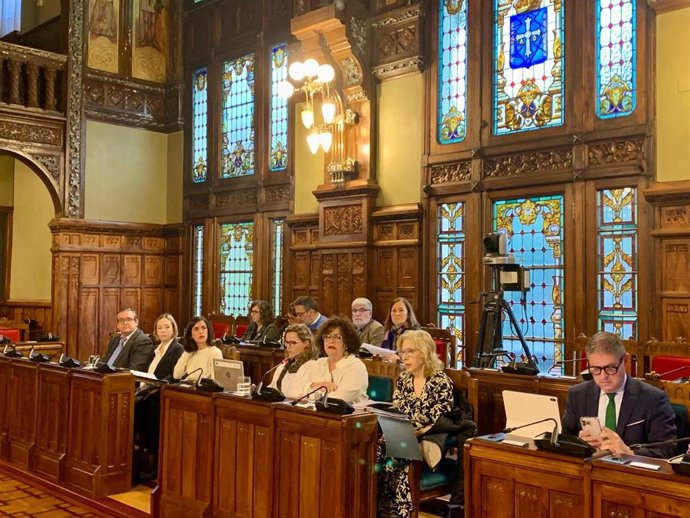 El equipo de Bienestar Social comparece en la Junta General.