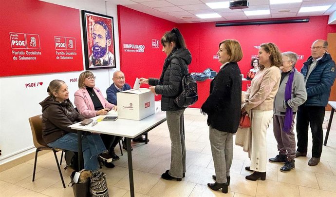 Votación en Salamanca para elegir a las propuestas para integrar las listas a las Cortes.