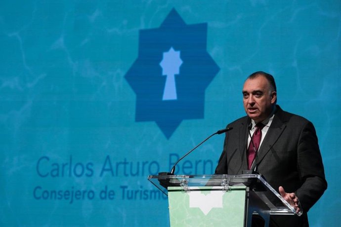 El consejero de Turismo y Andalucía Exterior de la Junta de Andalucía, Arturo Bernal, ha participado este viernes en Málaga en la presentación del Plan de Acción del Turismo.