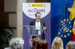 Archivo - El director general del derecho de los animales, José Ramón Becerra, durante el acto del programa de acogida temporal de animales de compañía de mujeres víctimas de violencia machista ACOPET, a 4 de marzo de 2025, en Madrid (España).