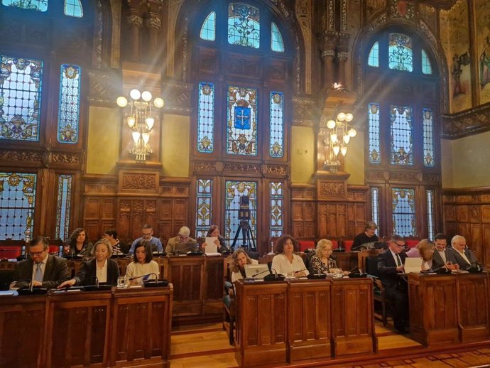 Comisión de Hacienda en la Junta General.