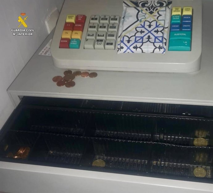 Caja registradora del establecimiento de Madrigal de la Vera donde se cometió el robo.