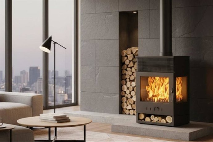 España se prepara para los inviernos más caros en energía: crece la demanda de estufas de pellet y leña