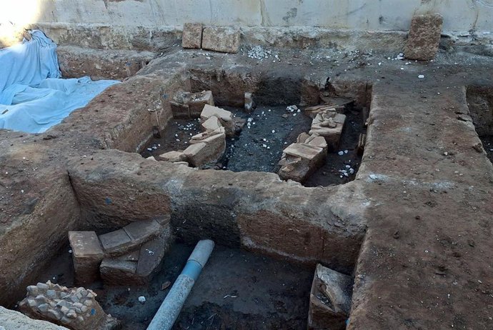 Hallazgo de una necrópolis romana de los siglos II-IV en la obra del metro de Málaga.